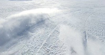 Encore de la neige fumante