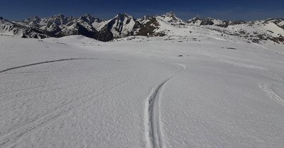 Range tes skis ! Jamais !