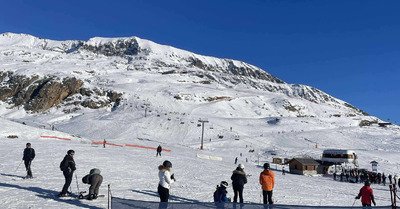 Neige dure et soleil &agrave; l&rsquo;Alpe d&rsquo;Huez