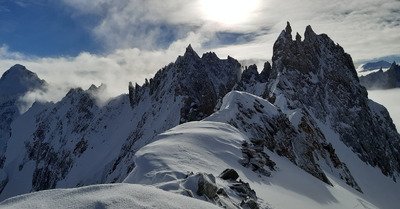 Quelques centim&egrave;tres de fra&icirc;che sur fond dur