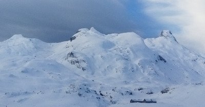 Top cr&eacute;neau, poudreuse froide dans les combes