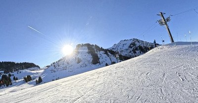 Soleil, peu de monde, skiable c&ocirc;t&eacute; Sommand, cailloux c&ocirc;t&eacute; Praz de Lys