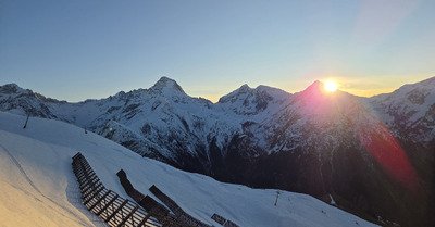 Soleil et neige froide