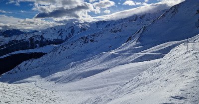 Luminosit&eacute; changeante mais bonne neige