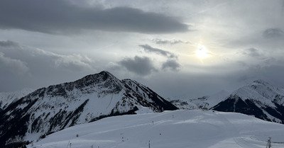Cache-cache avec le soleil 