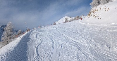 Petite poudreuse, &eacute;claircies et jour blanc