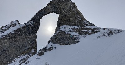 Aiguille perc&eacute;e 