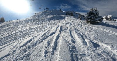 Tracer au soleil malgr&eacute; une neige tr&egrave;s variable