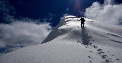 Couloir(s), moquette et poudre :)