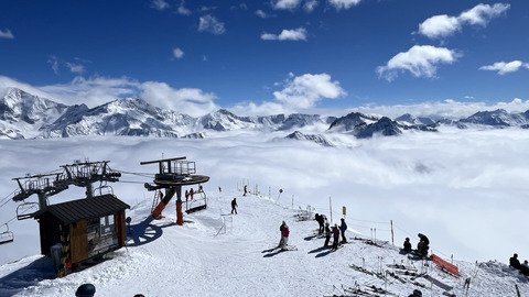 Peuf + soleil puis lourde + mer de nuages, c'est vari&eacute; !