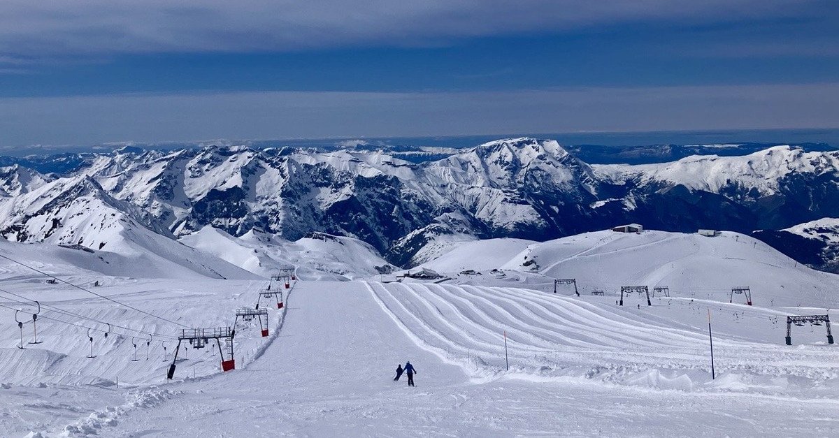 En piste sur tout le domaine. 