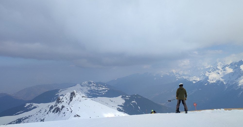 Doux/Velour puis Couvert/Dur : une salle, deux ambiances. 