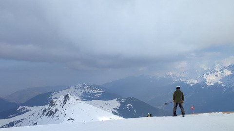 Doux/Velour puis Couvert/Dur : une salle, deux ambiances. 