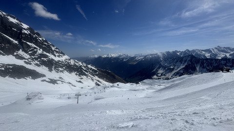 (Surfing) Snowboarding day 🏄🏻&zwj;♂️