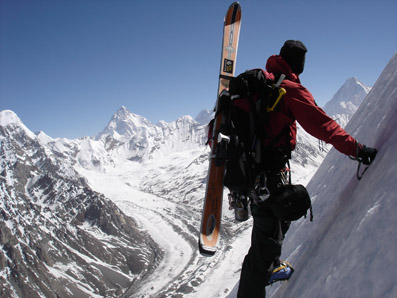 30 juin - Premiers skieurs sur le Laila