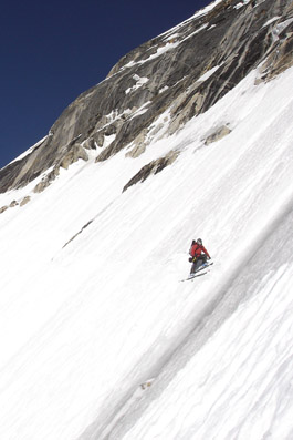 30 juin - Premiers skieurs sur le Laila