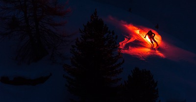 Torched, le ski de nuit créatif par Nicolas Vuignier