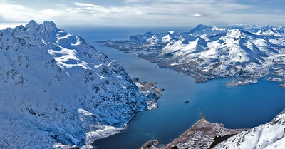 Lofoten : ski et aurores bor&eacute;ales