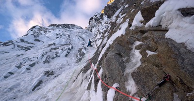 Pente raide : Grandes Jorasses, descente du Linceul