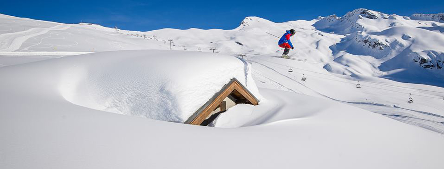 Sous la neige, les stations