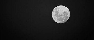 Candide va skier sur la Lune