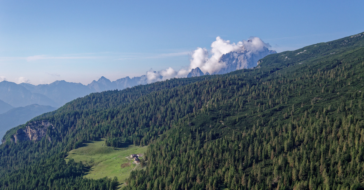 Deux voies d’escalade emblématiques dans les Dolomites Agordines.   