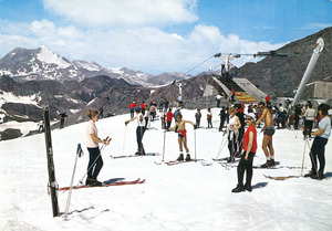 La grande histoire du ski d'&eacute;t&eacute; en France : ann&eacute;es 70, la course aux neiges &eacute;ternelles