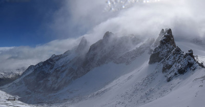 La montagne passe d&eacute;j&agrave; &agrave; l'heure d'hiver