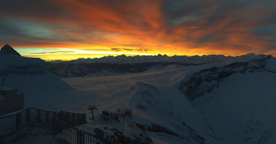 Le ciel en feu dans les Alpes ce matin...
