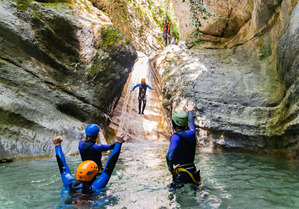 Sensations fortes dans le canyon des &Eacute;couges