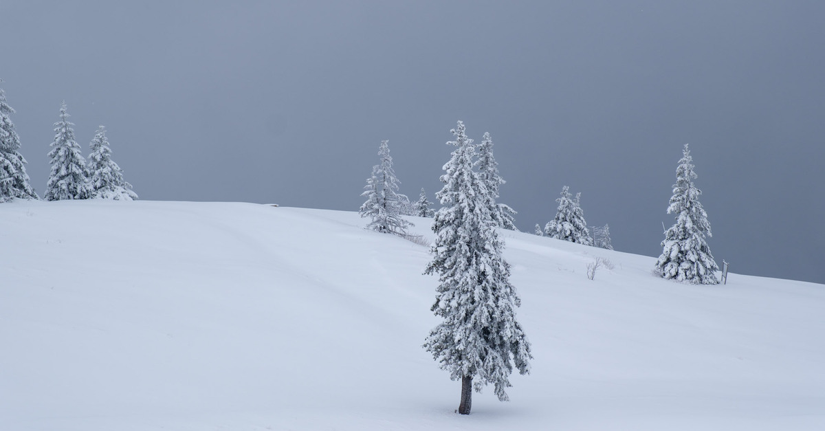 ¡Tormenta y fuertes nevadas en las montañas!