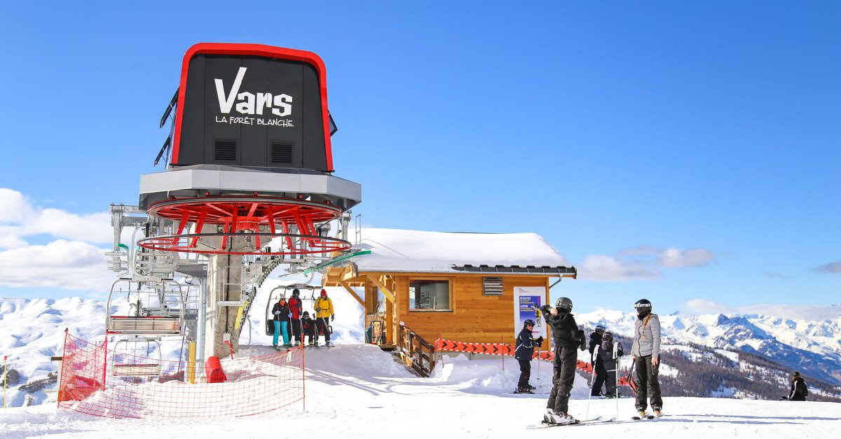 Vars modernise son domaine skiable :  des sommets accessibles en 10min, une montagne plus responsable
