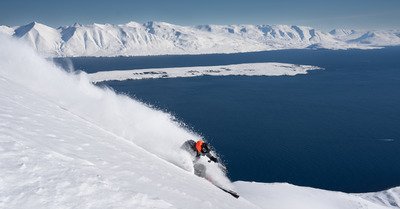 Arc'teryx d&eacute;voile son nouveau film Polar Echoes : une immersion &agrave; skis au coeur des terres arctiques
