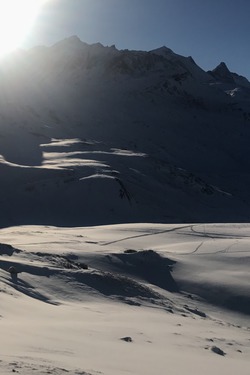 Hors piste Tignes vue Grande motte