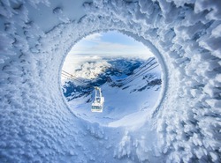 La vue depuis l'arrivée de la télécabine du Glacier 3000